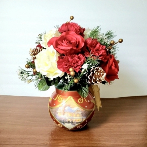 Thomas Kinkade Ligh Illuminated Holiday Floral Arrangement 14" - Picture 2 of 6